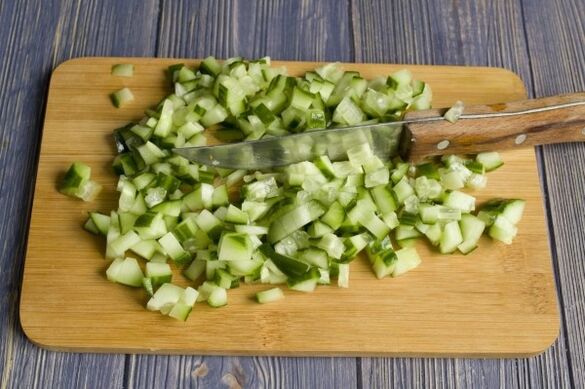 Το αγγούρι είναι ένα λαχανικό με λίγες θερμίδες που είναι κατάλληλο για την παρασκευή smoothies. 